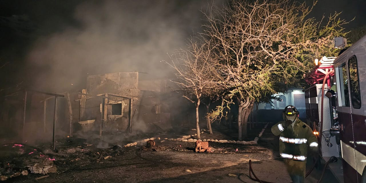 Incendian palapas y oficinas de Yaguar Xoo | El Imparcial de Oaxaca