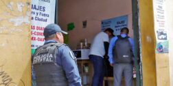 Foto: Luis Alberto Cruz // Clausuran establecimientos irregulares que ofrecían boletos para viajar de Oaxaca a la Ciudad de México.