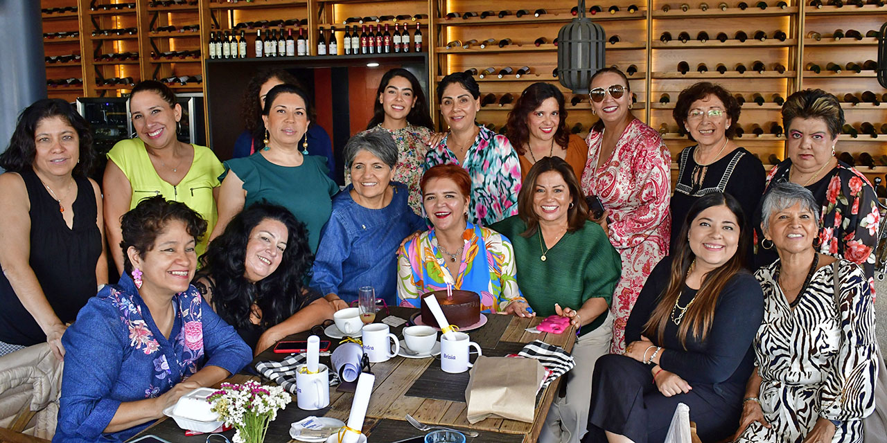 Fotos: Rubén Morales // Carmen Galván pasó un momento inolvidable al lado de sus amigas del Comedor Lilí.