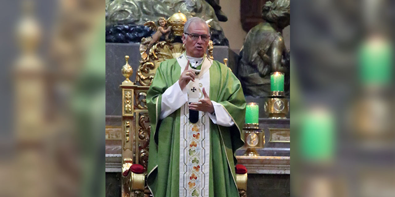 Foto: Adrián Gaytán // El Arzobispo Pedro Vázquez Villalobos, encabeza la celebración del noveno aniversario de la coronación pontificia de la Virgen de Juquila.