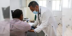 Foto: cortesía // El IMSS reconoce a los médicos en su día, por su humanismo y entrega.