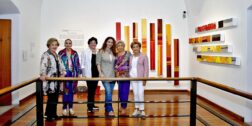 Fotos: Rubén Morales // Edurne Esponda estuvo acompañada por un grupo de mujeres oaxaqueñas que asistieron para admirar sus bellas obras de arte.