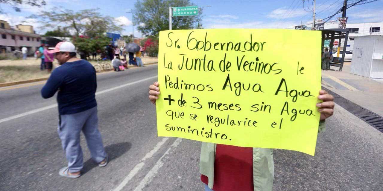 Foto: Luis Cruz / En demanda de agua, vecinos bloquearon el crucero de Viguera.