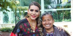 La diputada federal, Irma Juan Carlos, con la gobernadora de Guerrero, Evelyn Salgado.