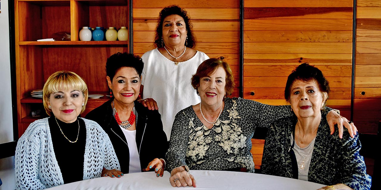 Fotos: Rubén Morales // La festejada compartió con sus seres queridos un rico desayuno.