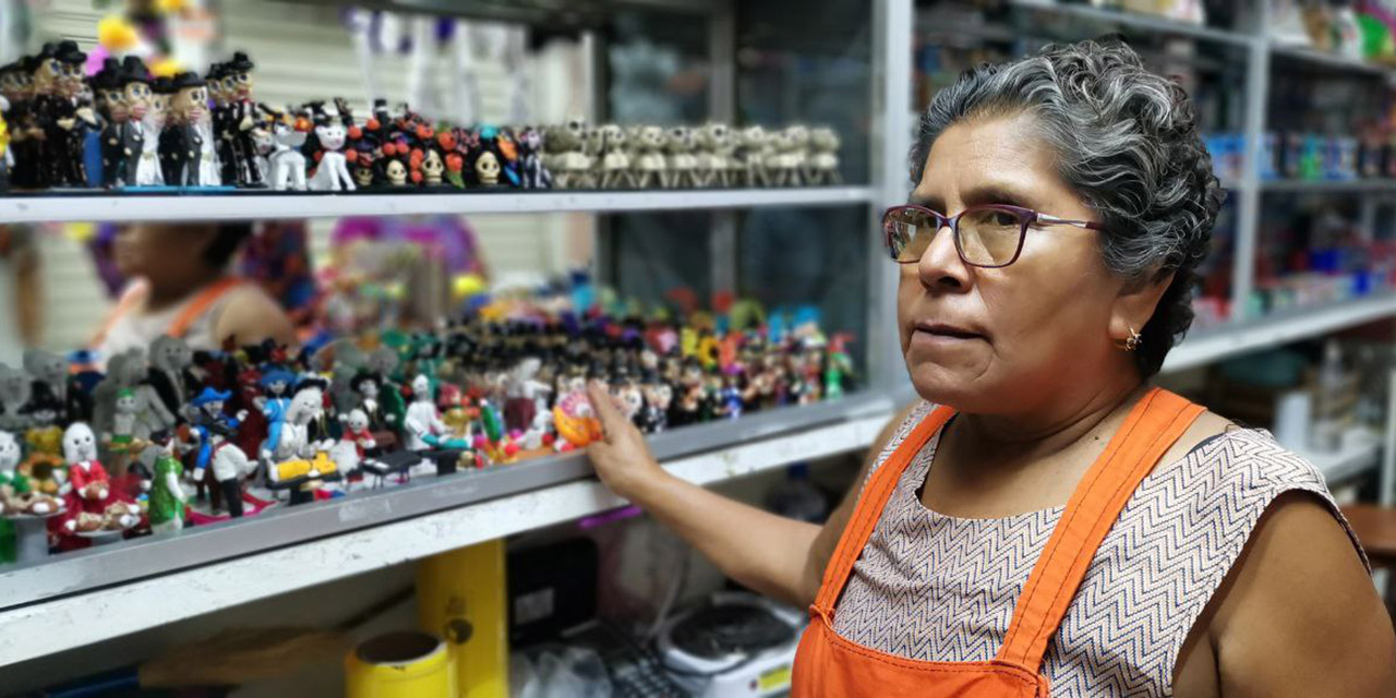 Calacas chinas trastocan oferta para Fieles Difuntos | El Imparcial de Oaxaca