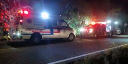Una ambulancia arribó al lugar del accidente.