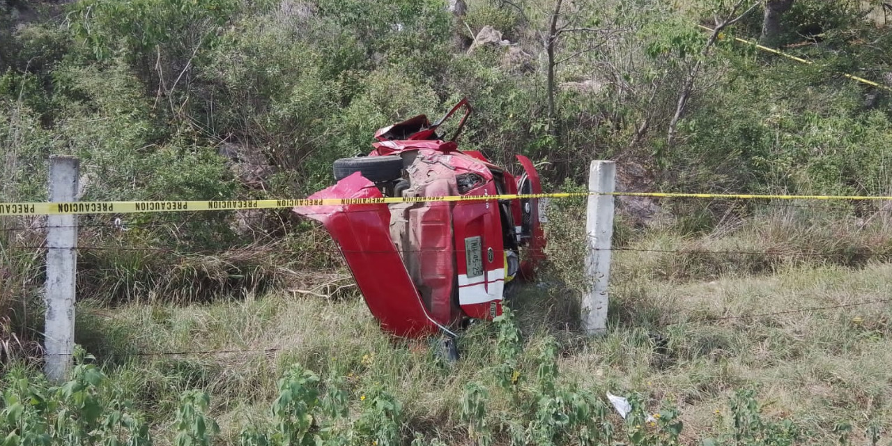 Muere al volcar en su camioneta en el libramiento del Tule | El Imparcial de Oaxaca