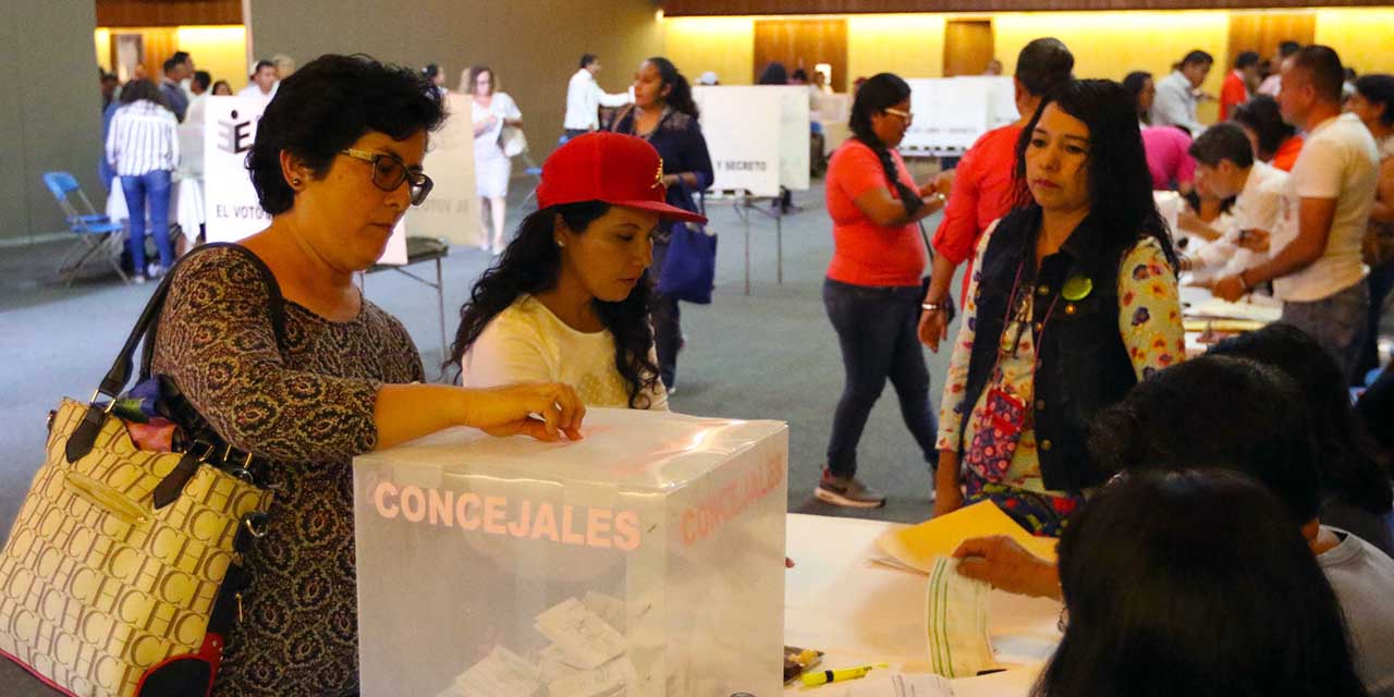 Foto: Archivo El Imparcial // Votan, pero persiste la violencia electoral y acceso de mujeres a cargos de elección.