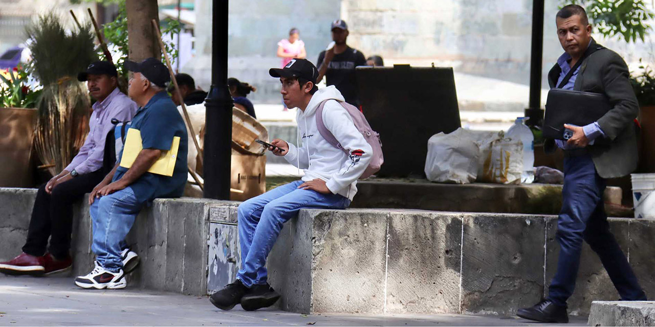 Lejos 22 mil oaxaqueños para desempeñar un empleo digno | El Imparcial de Oaxaca