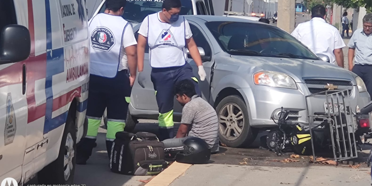 Embisten a motociclista y termina en el hospital | El Imparcial de Oaxaca