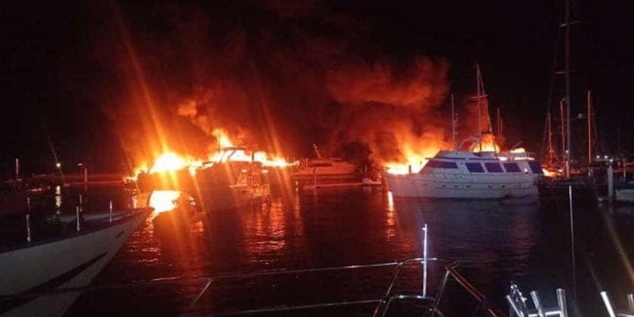 ¡Incendio en Marina Palmira! Pérdidas significativas en Baja California Sur | El Imparcial de Oaxaca