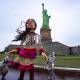 Amal, la marioneta que aboga por la niñez migrante, visitará Oaxaca