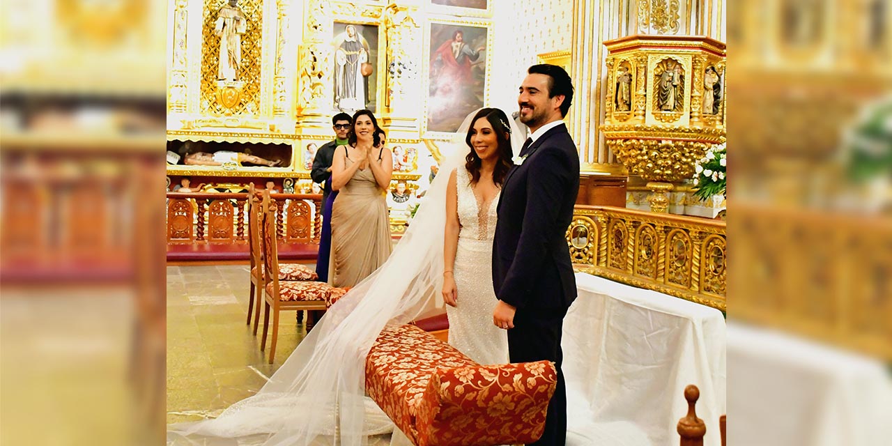 Fotos: Rubén Morales // Ante Dios fueron proclamados marido y mujer.