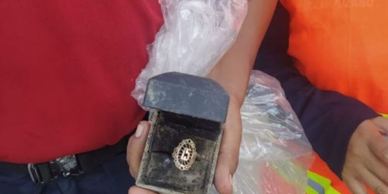 Autoridades buscan a la mamá de Arely, una joven que falleció tras paso de Otis, para devolverle su anillo de XV años | El Imparcial de Oaxaca