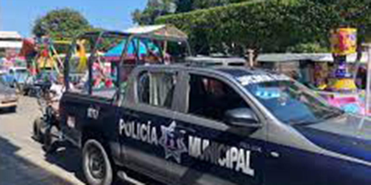 El detenido viajaba en un vehículo marca Nissan tipo Tsuru, modelo 2015.