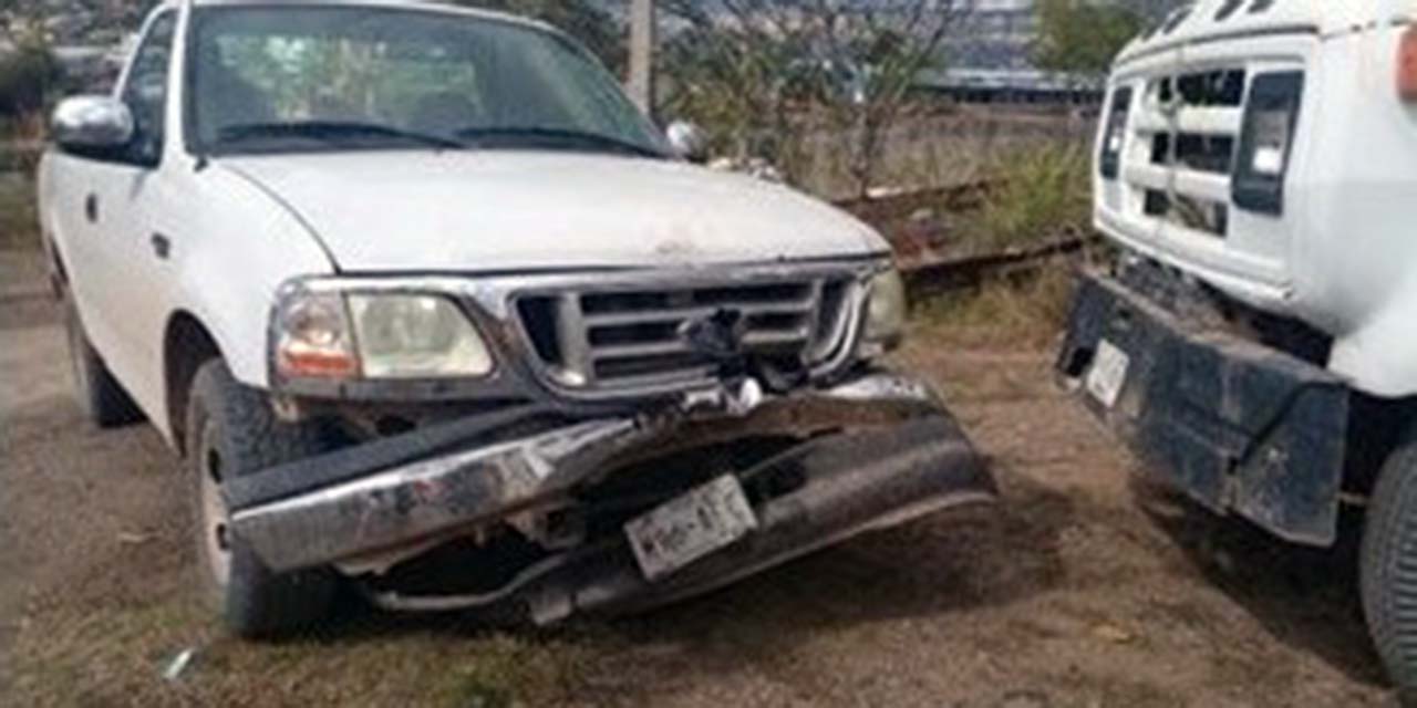 Fue golpeada por una camioneta Ford tipo F150.