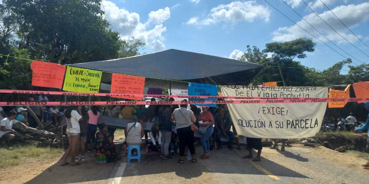 Pobladores de El Vigía, Pochutla mantienen cierre carretero | El Imparcial de Oaxaca