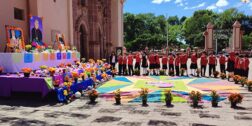 Instituto de Huajuapan dedica altar a Obispo y párroco creador del himno al Señor de los Corazones