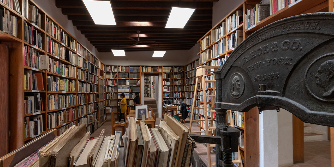La biblioteca es una de las especializadas en arte más importantes de América Latina.