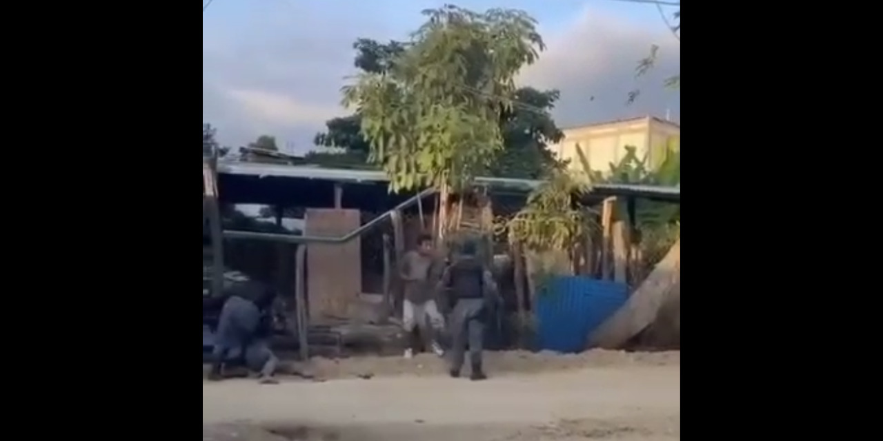 Video: Denuncian abuso de policías en Santo Domingo de Morelos | El Imparcial de Oaxaca