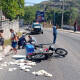 Moto repartidor de tortillas derrapa varios metros en Salina Cruz