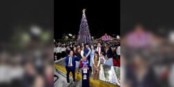 Ante la presencia de miles de huajuapeñas y huajuapeños, realizaron el encendido del árbol de navidad.