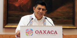 Foto: Adrián Gaytán // El gobernador Salomón Jara Cruz niega dedicatoria en minigubernatura.