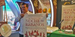 Foto: Municipio de Oaxaca de Juárez // El municipio capitalino presentó en la Ciudad de México el cartel oficial de la “Noche de Rábanos 2023” en su edición 126.