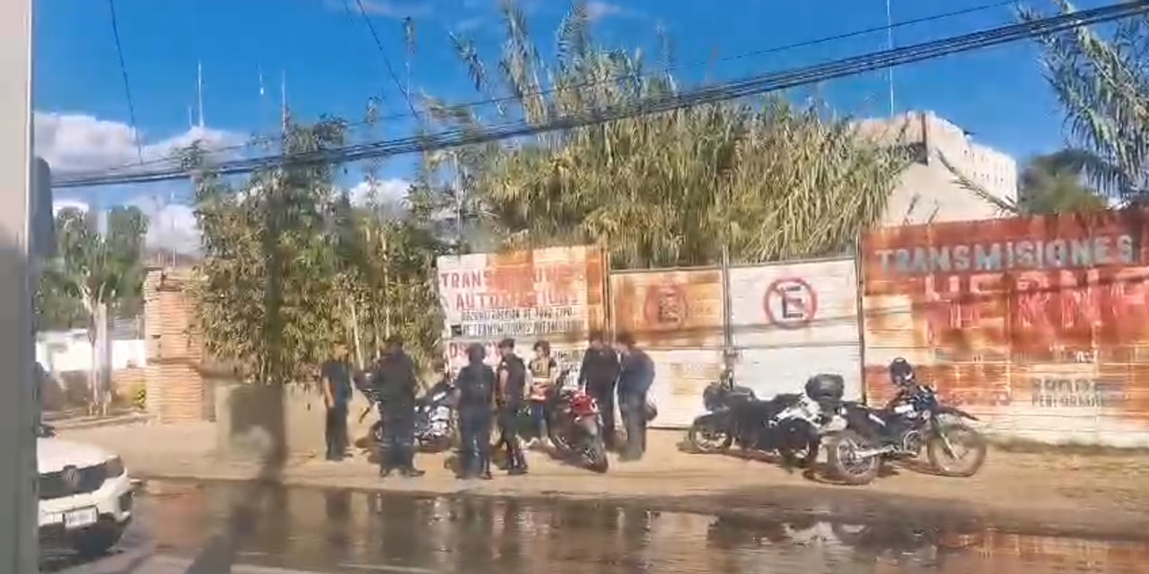 Aguas negras causan choque | El Imparcial de Oaxaca