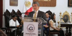 Foto: Adrián Gaytán // Francisco Martínez Neri rindió su informe en sesión de cabildo.
