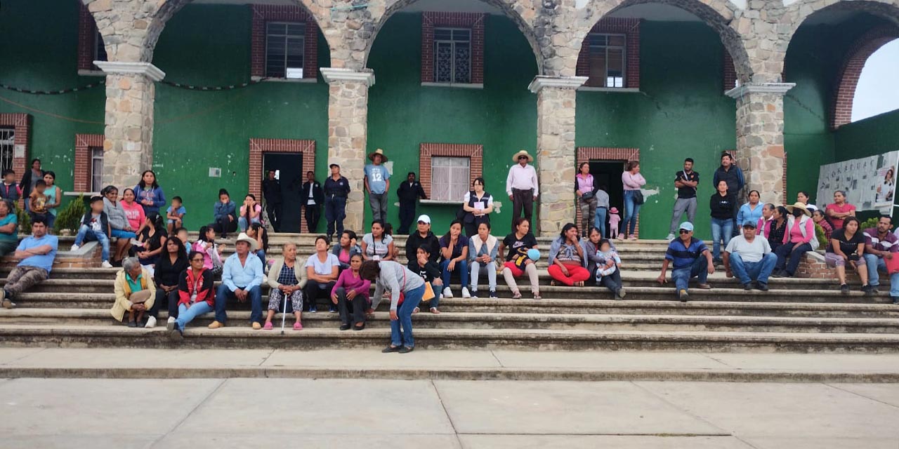 Exigen la destitución de asesores en San José Ayuquila | El Imparcial de Oaxaca