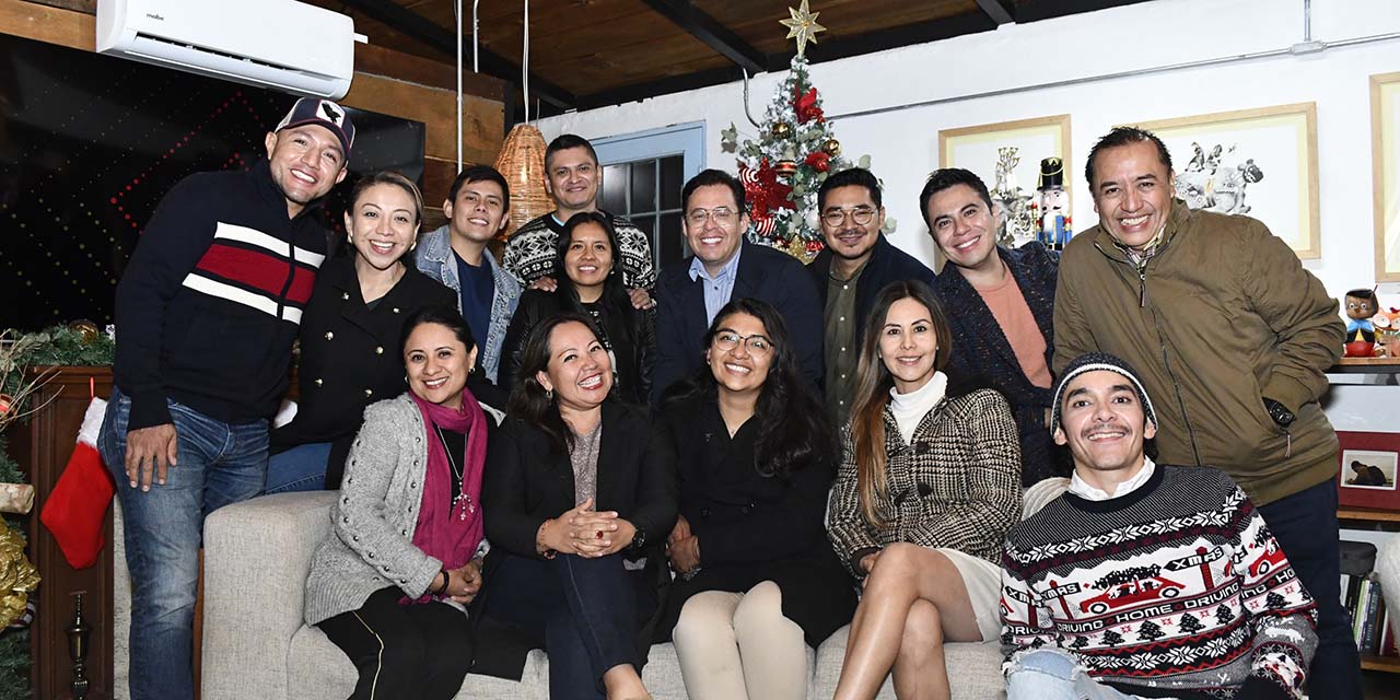 Fotos: Rubén Morales // Hugo Ricárdez abrió las puertas de su hogar para recibir a sus amigos y convivir con ellos celebrando la Navidad.