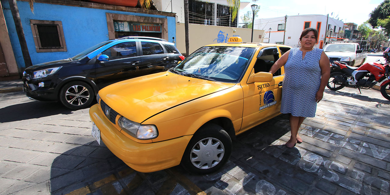 Fotos: Adrián Gaytán // Los baches y la inseguridad, los riesgos que padecen los taxistas, dice Laura Gómez Ordaz, del sitio Milenio.