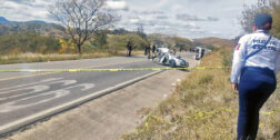 Foto: archivo // Colisión entre una camioneta de pasajeros y un automóvil dejó a una persona muerta y tres heridos de gravedad, en Santiago Suchilquitongo.