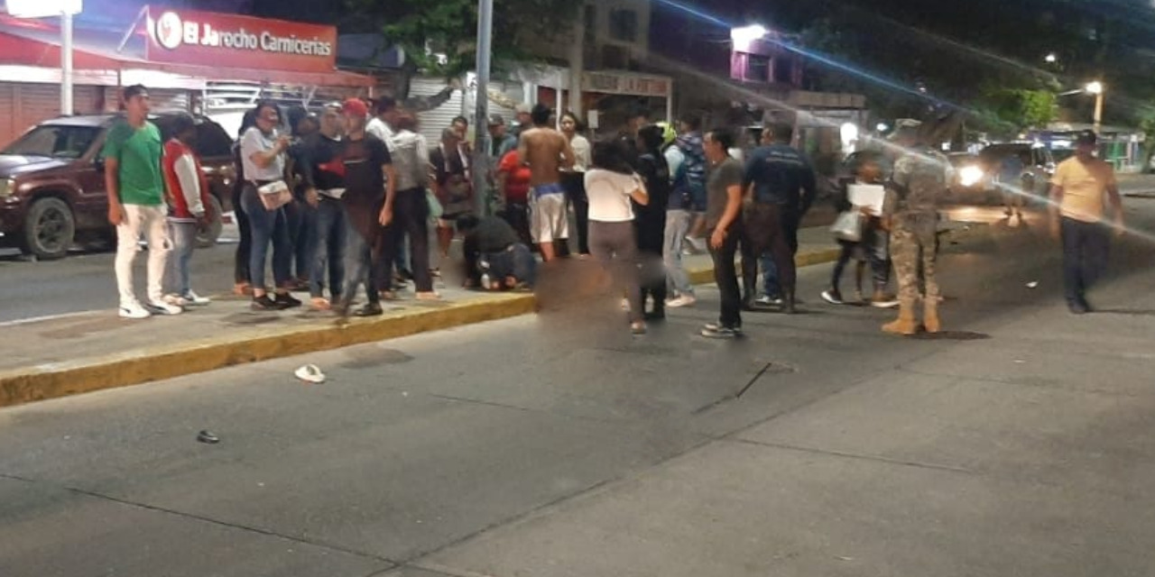 Se le atraviesa un perro y cae de su motocicleta en Salina Cruz | El Imparcial de Oaxaca