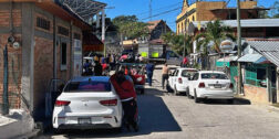 Foto: internet // Pobladores de San Marcos Zacatepec bloquean la carretera a Santa Catarina Juquila.
