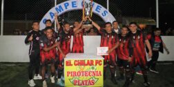 Fotos: Leobardo García Reyes // Pirotécnica Platas se convirtió en el primer campeón de la Liga El Chilar.