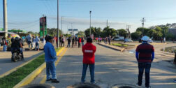 Foto: redes sociales // Por disputa en Jacatepec, la comunidad La Joya bloqueó la carretera federal 175 Oaxaca-Tuxtepec, a la altura de Sebastopol.