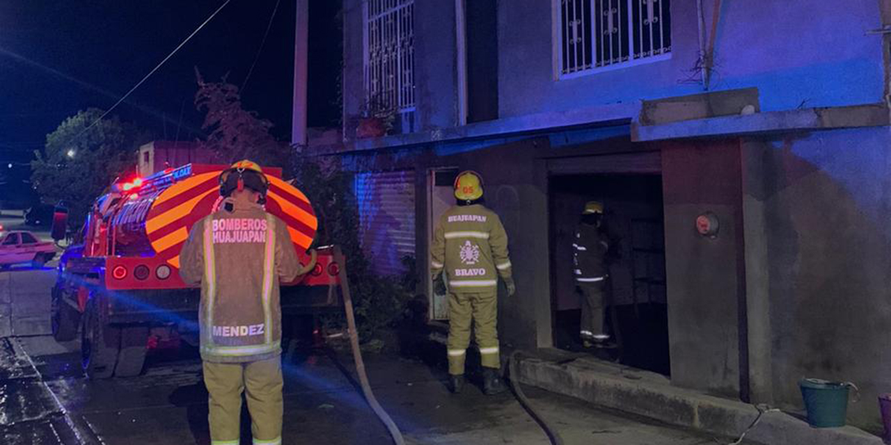 Un intoxicado y  daños deja incendio  de casa habitación