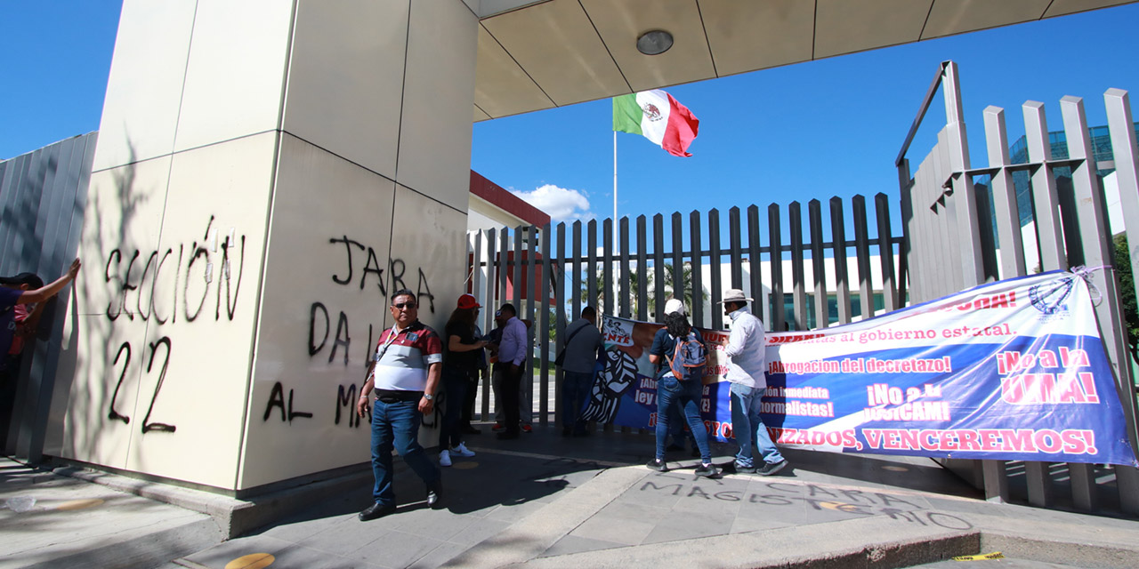Superan 2 mil mdp en aguinaldos del gobierno; a profesores, más del 80% | El Imparcial de Oaxaca