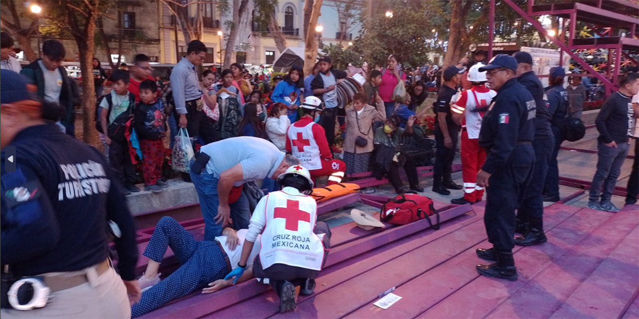 Siguen 4 hospitalizados por caer gradas en el zócalo | El Imparcial de Oaxaca