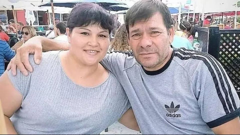 Mata a su esposa y a su cuñado cuando le pidieron que bajara el volúmen de la música