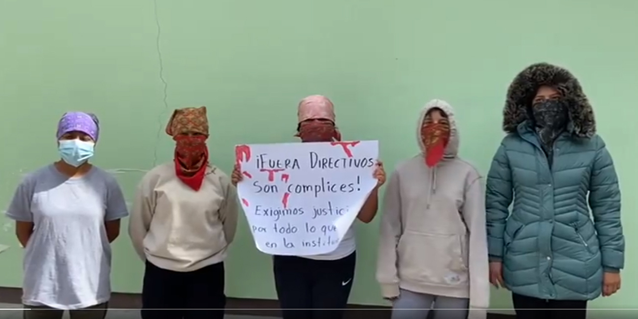 Foto: internet // Alumnas de Escuela Normal de Tamazulapam del Progreso, denuncian a la responsable de generar la violencia al amparo de los directivos.
