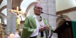 Foto: Adrián Gaytán // El arzobispo Pedro Vázquez Villalobos en su homilía dominical.