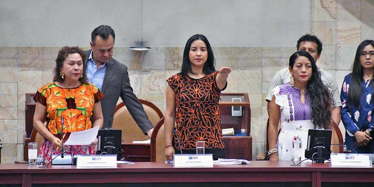 Foto: Congreso de Oaxaca // Elisa Zepeda Lagunas, titular de la Secretaría de las Mujeres en su comparecencia.