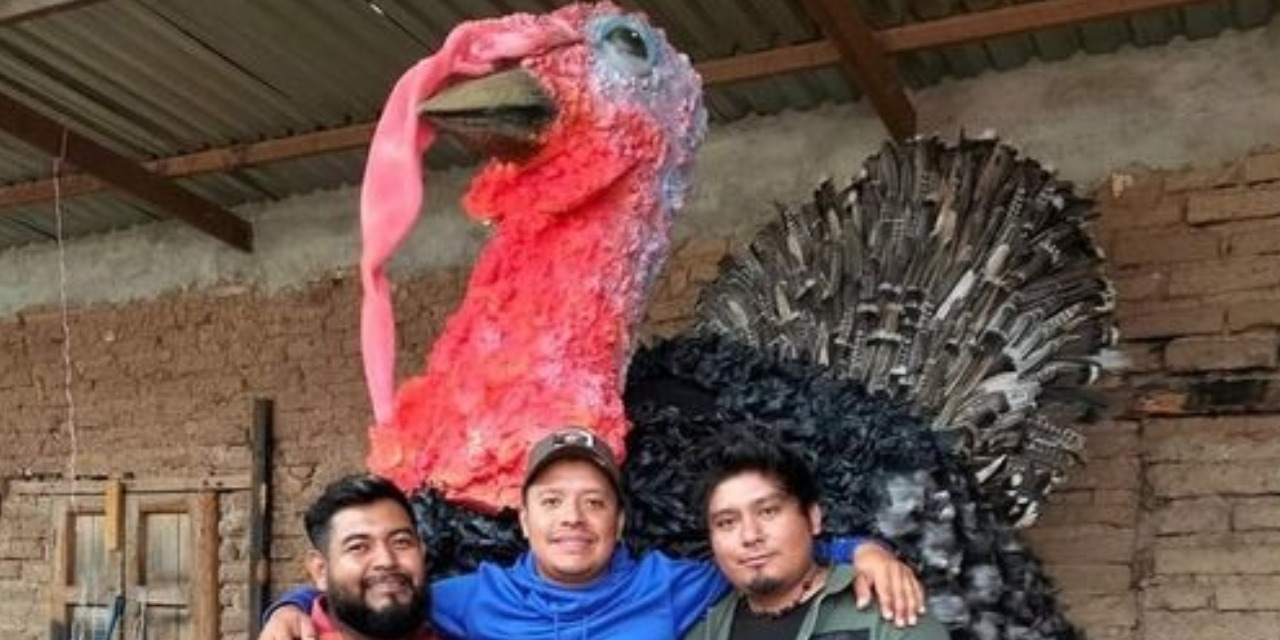 VIDEO: ¿Conoces a los creadores del “Guajalote Gigante” viral en Oaxaca? | El Imparcial de Oaxaca
