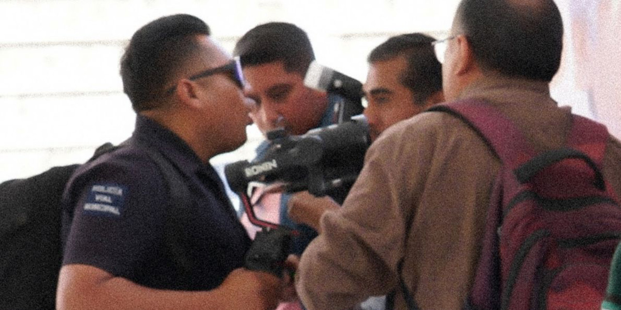 Agrede subalterno de Ávila a representantes de medios | El Imparcial de Oaxaca
