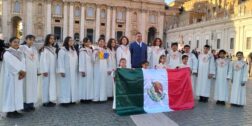 Iruri y Naroa Suárez asistieron a la Santa Sede representado a México.