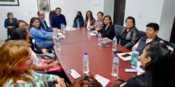 Foto: cortesía // La diputada Liz Arroyo sostuvo una reunión de trabajo con el fiscal Bernardo Rodríguez Alamilla, donde participaron víctimas indirectas y sobrevivientes de violencia feminicida.